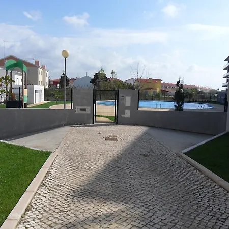 Alojamentos Campo & Mar - T1 Com Piscina Lejlighed São Martinho do Porto